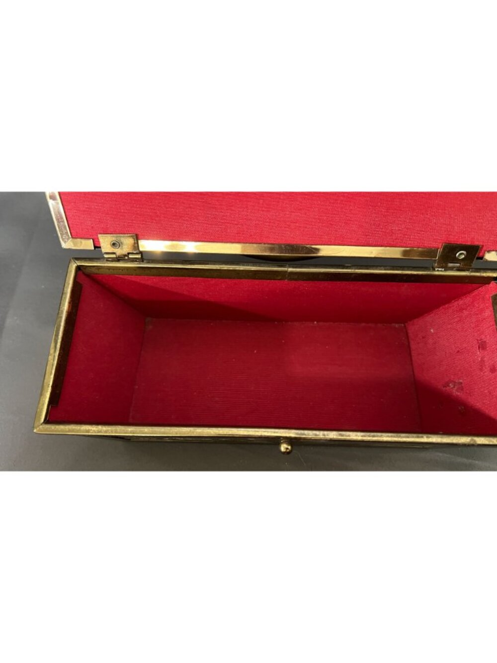 Woven Brass Metallic Box Purse With Red Lined Interior & Handle - Picture 6 of 11
